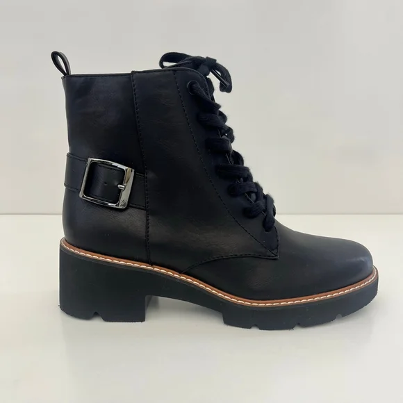 Black Ankle Booties Low Heel Side Zip Comfort Boots Size 7 Naturalizer Cabaret - Picture 1 of 13